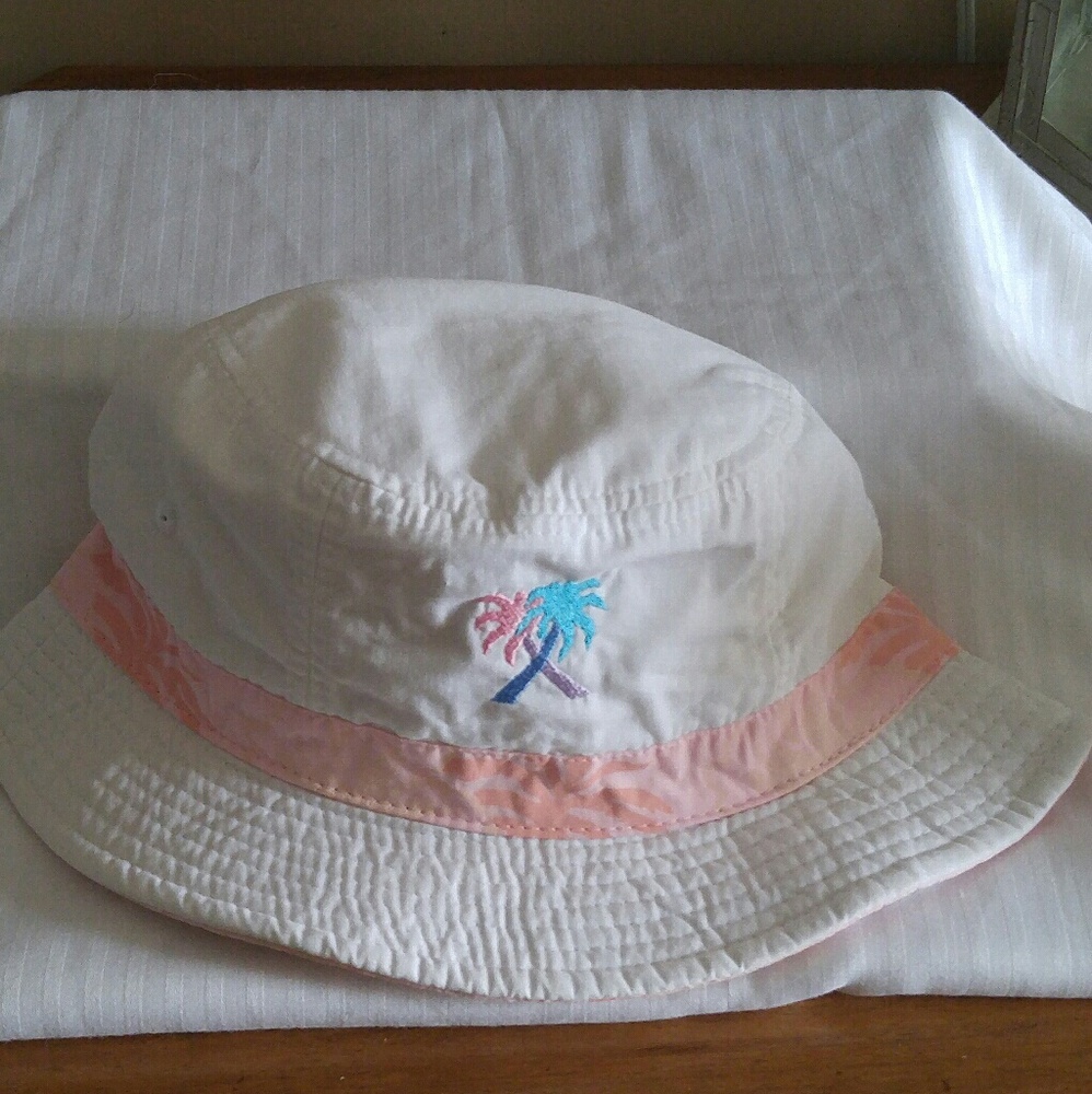 LAST CHANCE Bucket hat